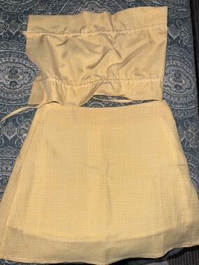 Hazel + Olive Yellow Two-Piece Crop Top and Skirt Set Medium